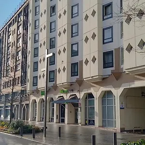 Hotel Ibis Styles Centre Gare Beffroi, Lille